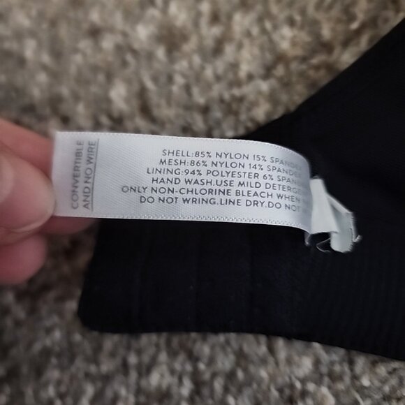 Livi Active Sports Bra 42D Black Wireless Unlined Convertible Adjustable No Wire - Picture 4 of 5